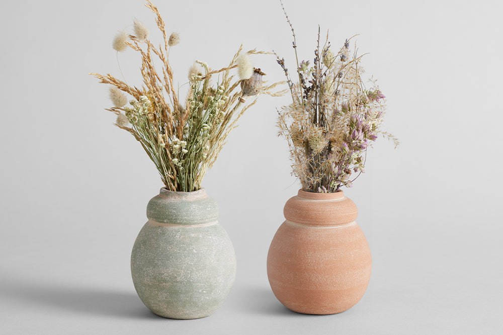 What is a Bud Vase? Our Guide to These Simple Ornaments