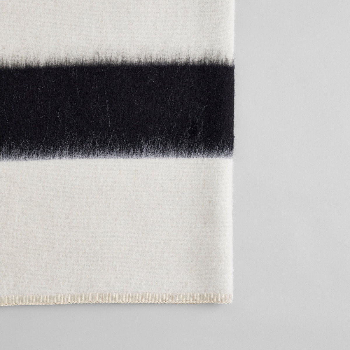 Siempre Queen Blanket, Black Stripe - Bloomist