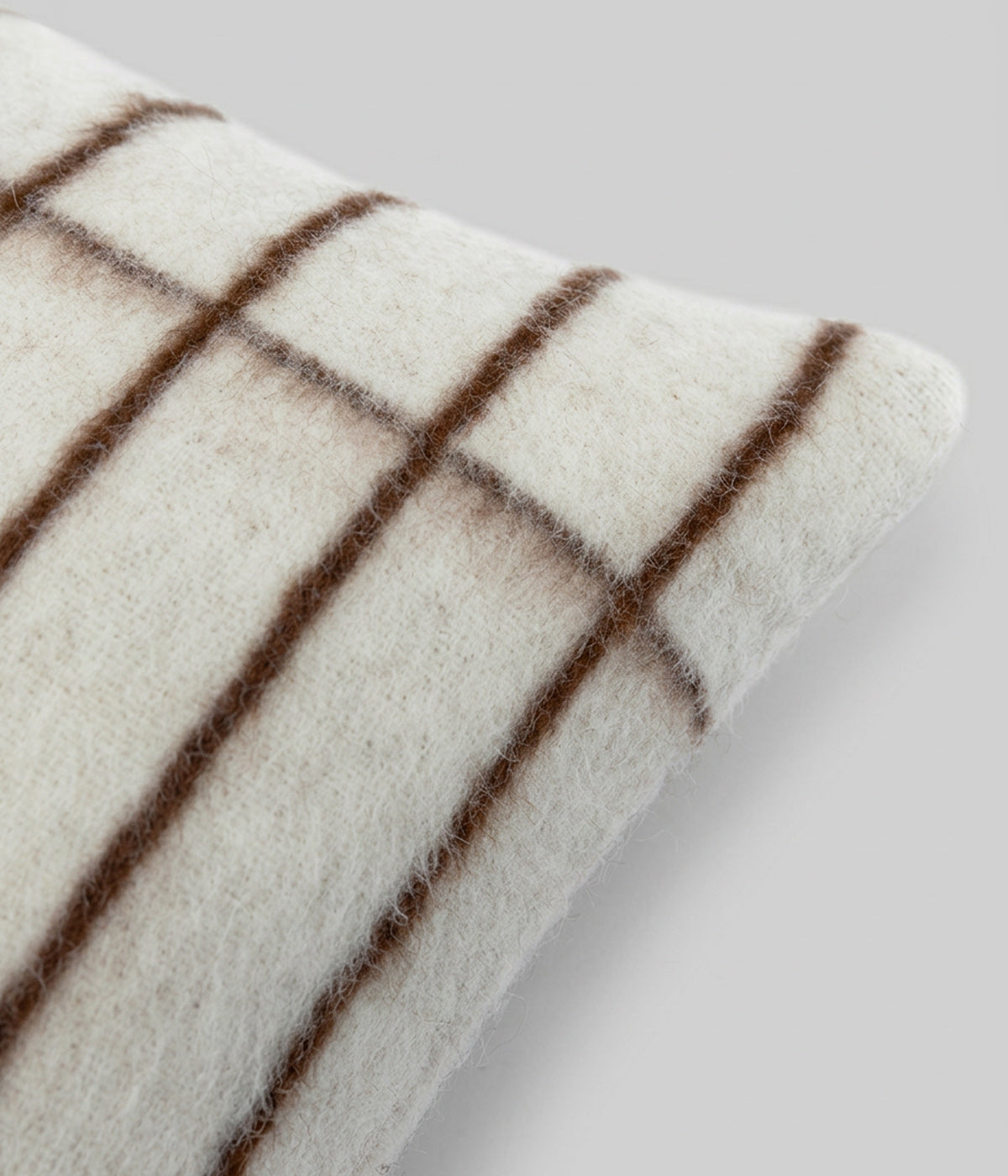 Aalto lumbar pillow flat lay showing the grids
