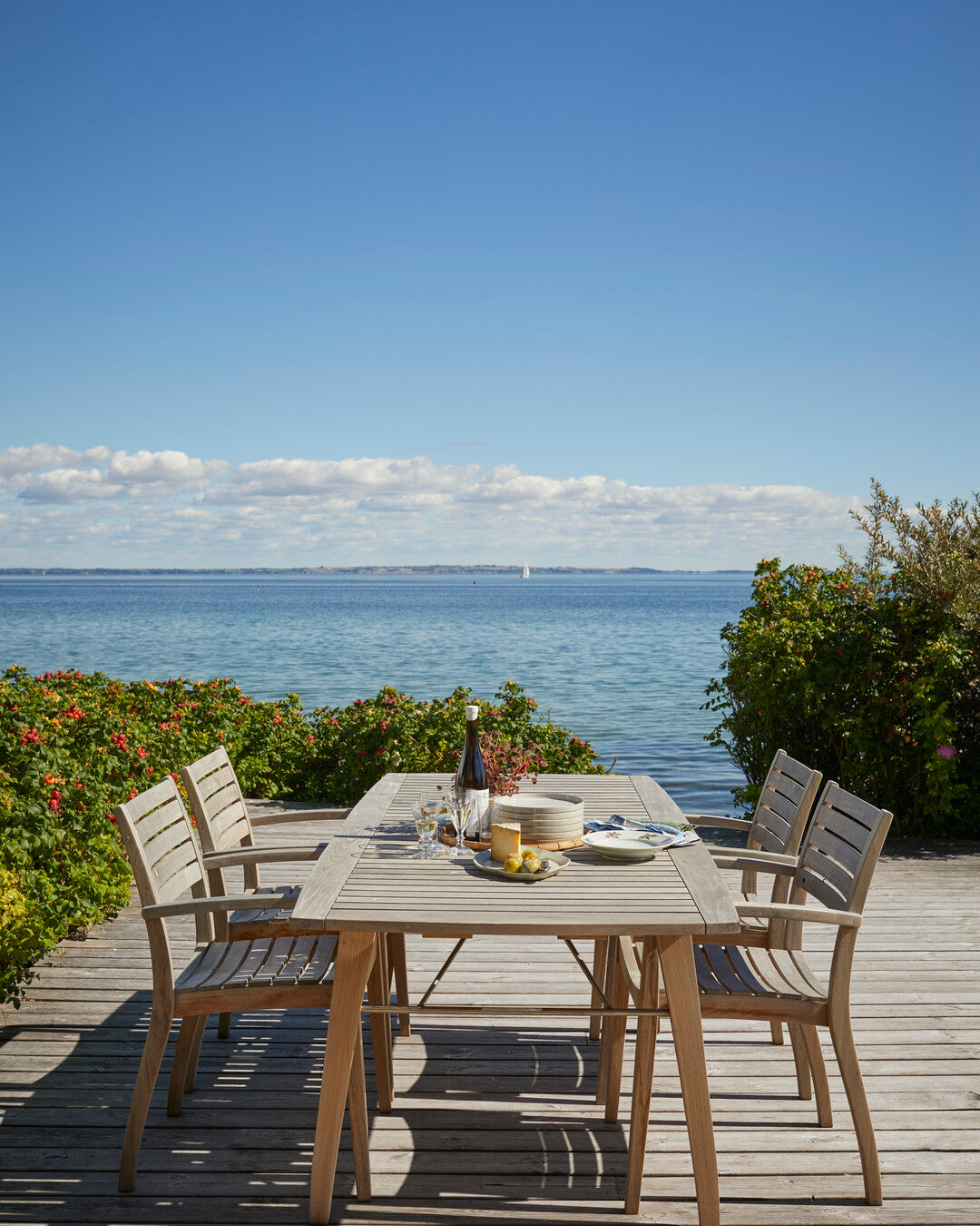 weatherproof teak armchair
