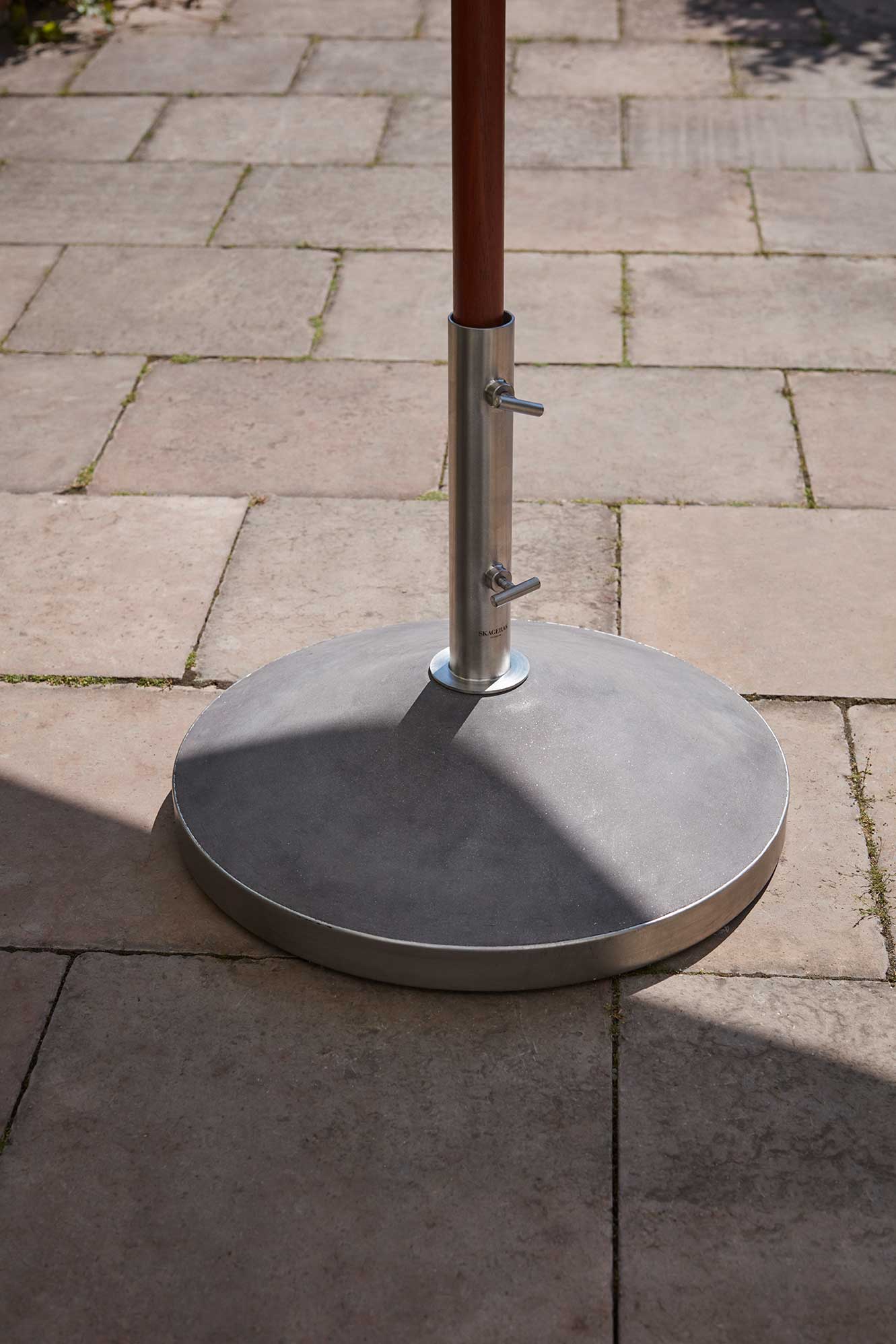 durable umbrella base
