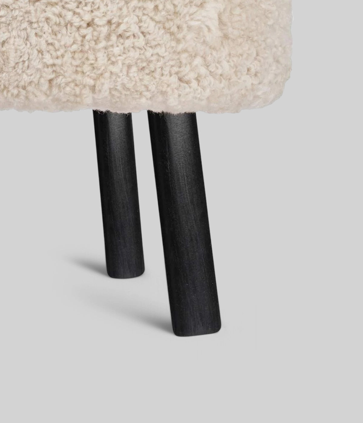 Emil dining chair pearl foot black