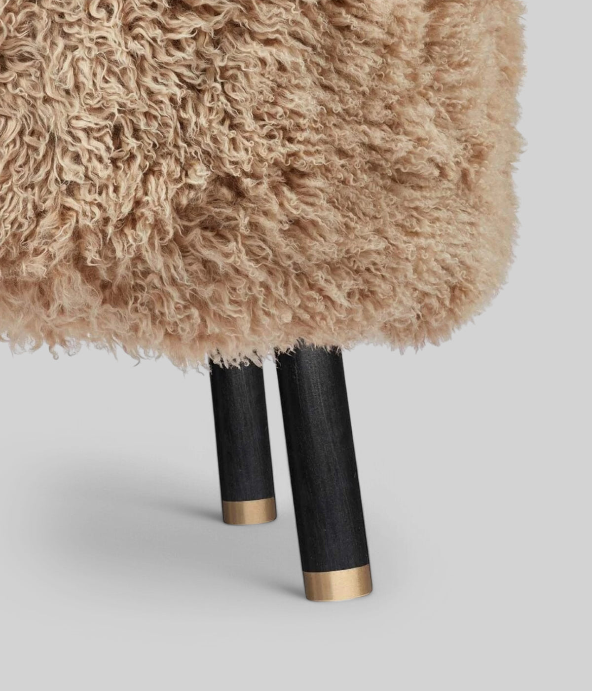 Emil chair brass long wool black