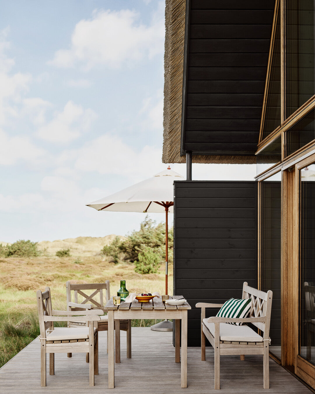 Solid wood Skagen deck table
