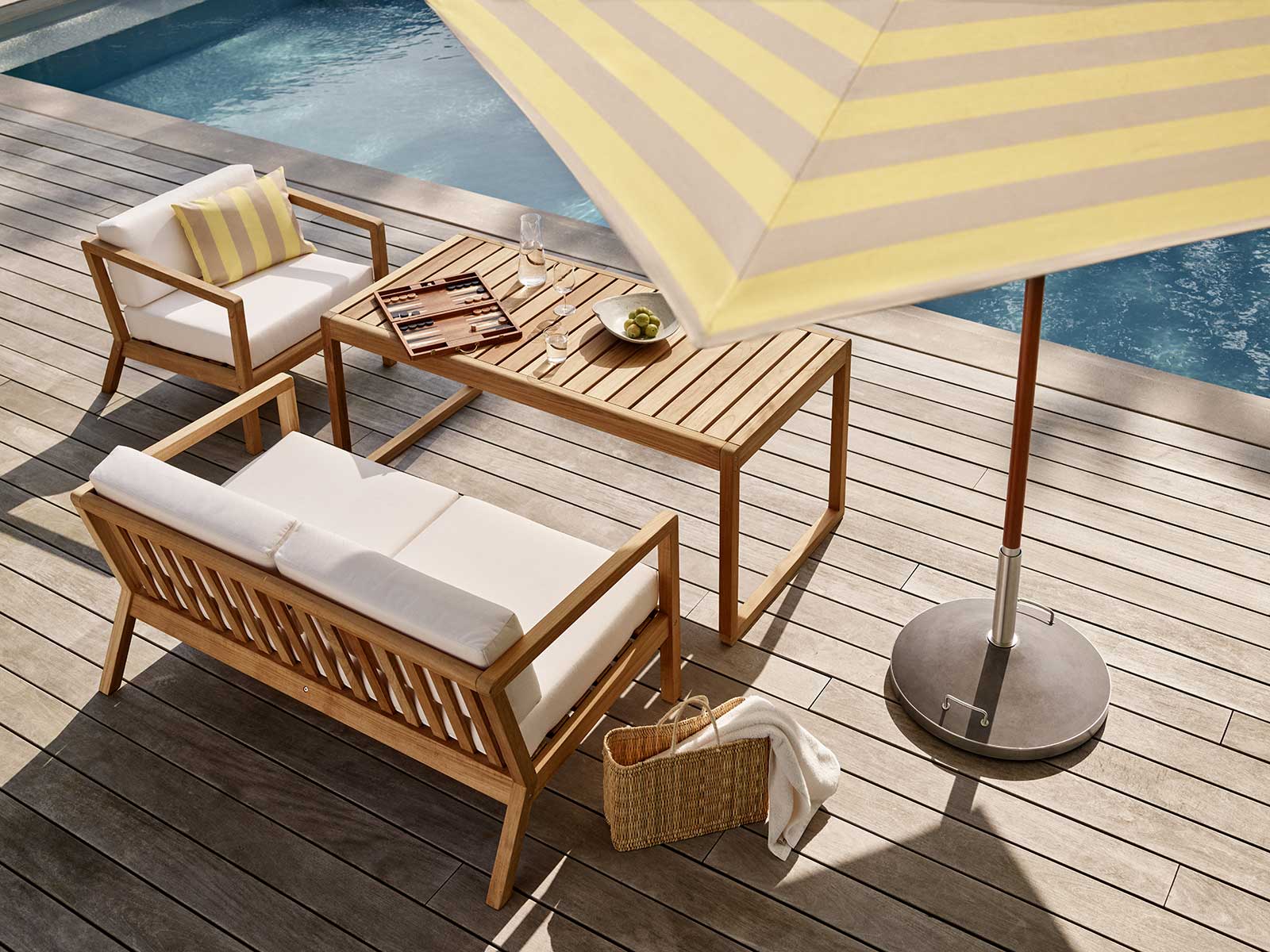 sturdy umbrella stand
