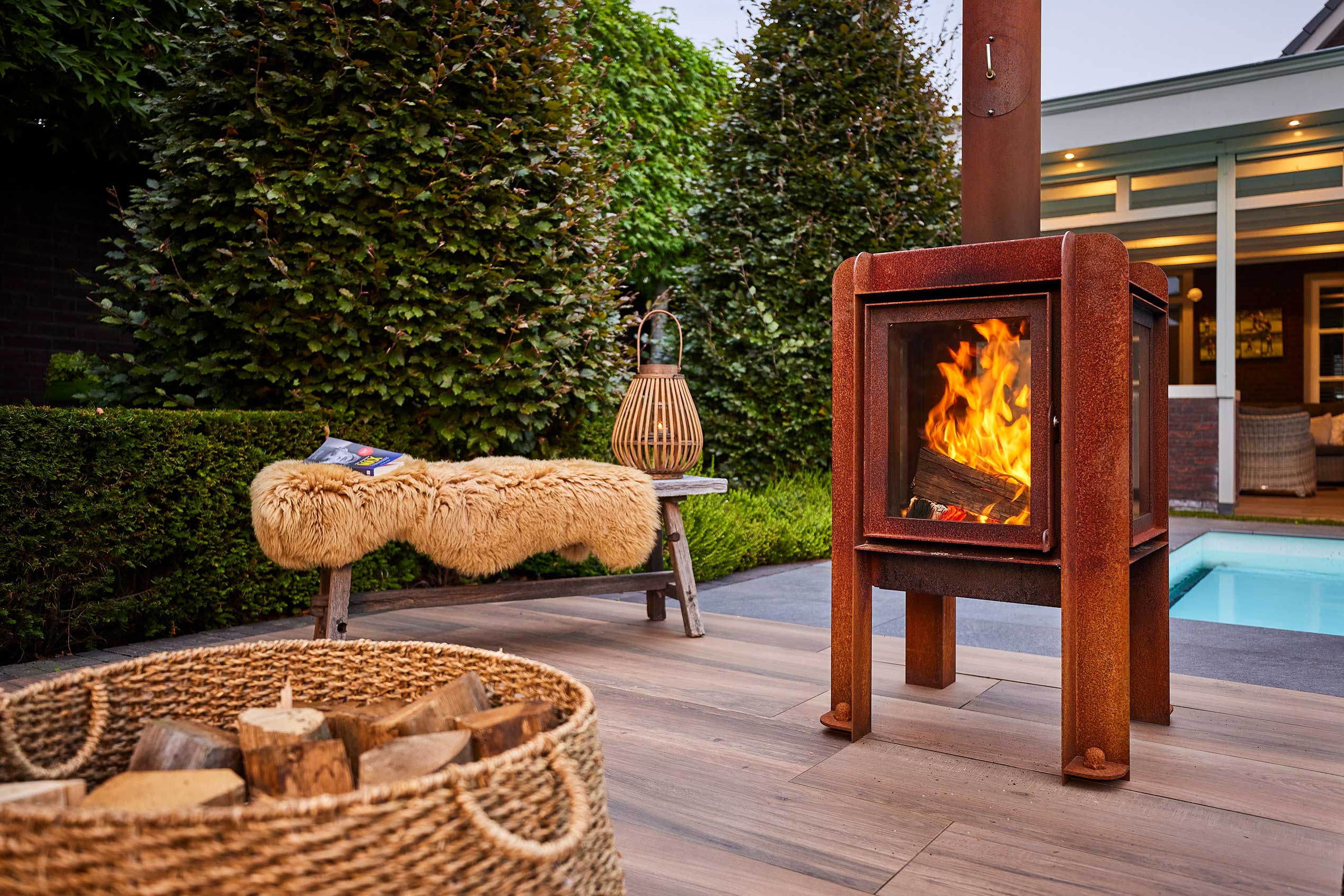 Modern outdoor fireplace glass