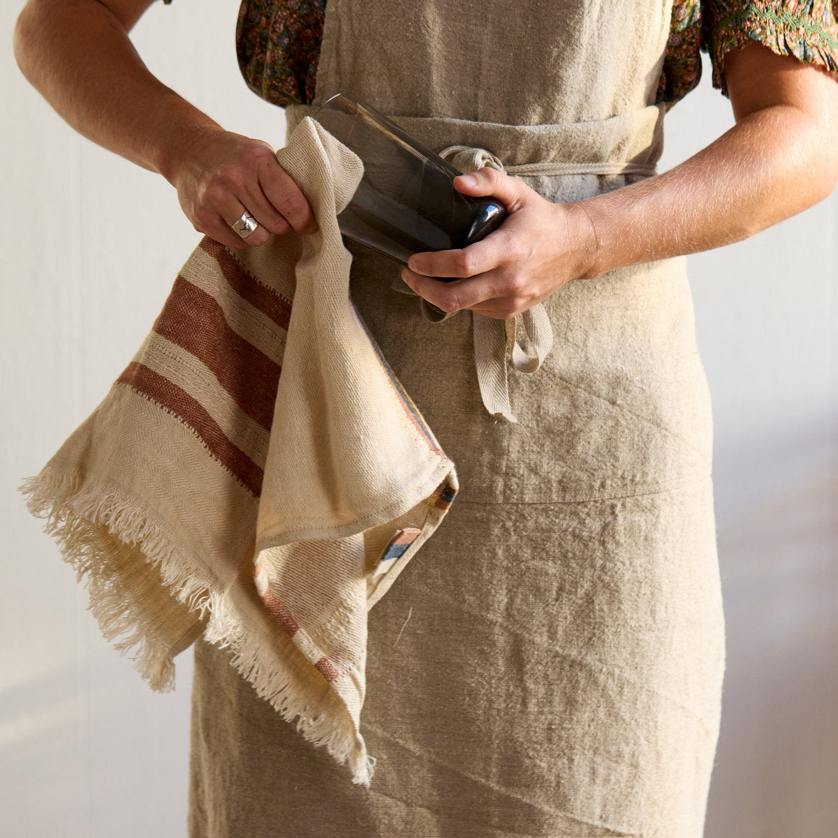 Absorbent Belgian linen kitchen towel in neutral tones