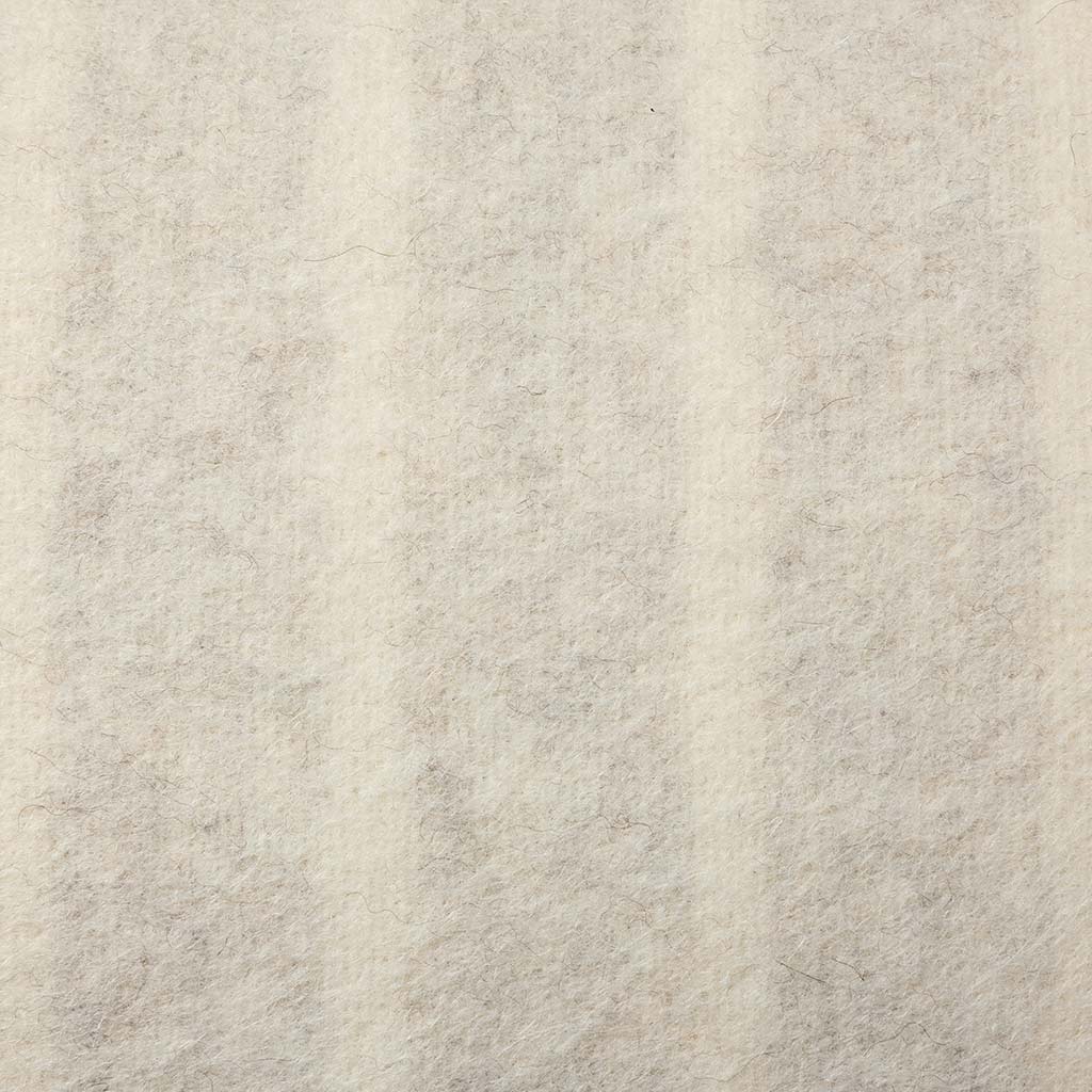 Lee long lumbar showing 84% superfine alpaca 16% undyed Peruvian cotton