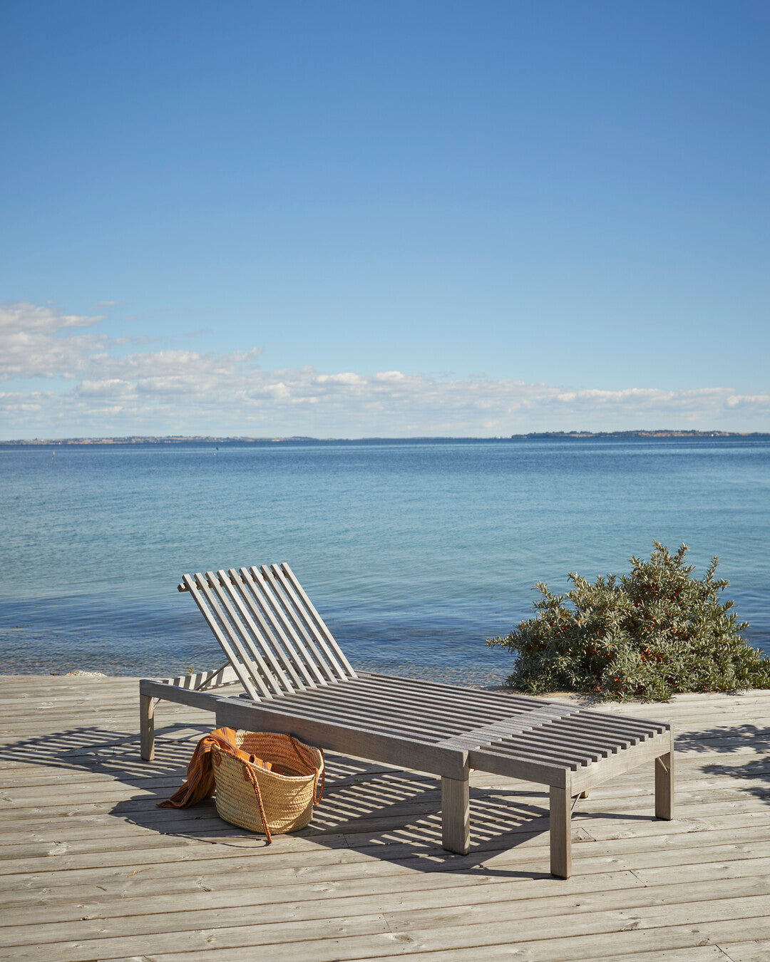 durable outdoor teak bench
