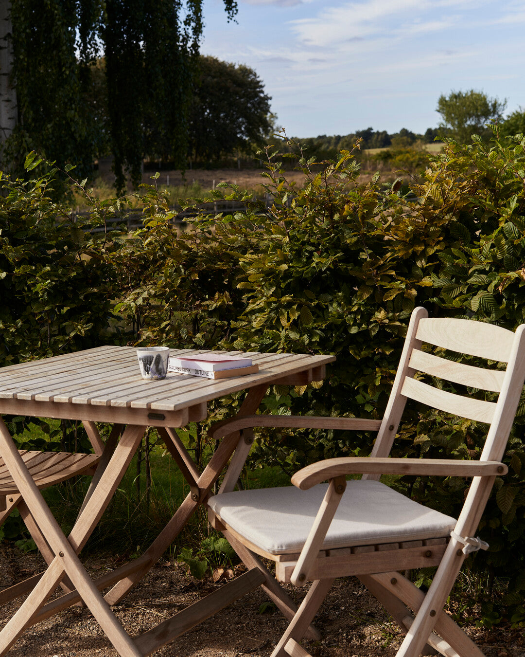 Sturdy teak wood table 75 cm
