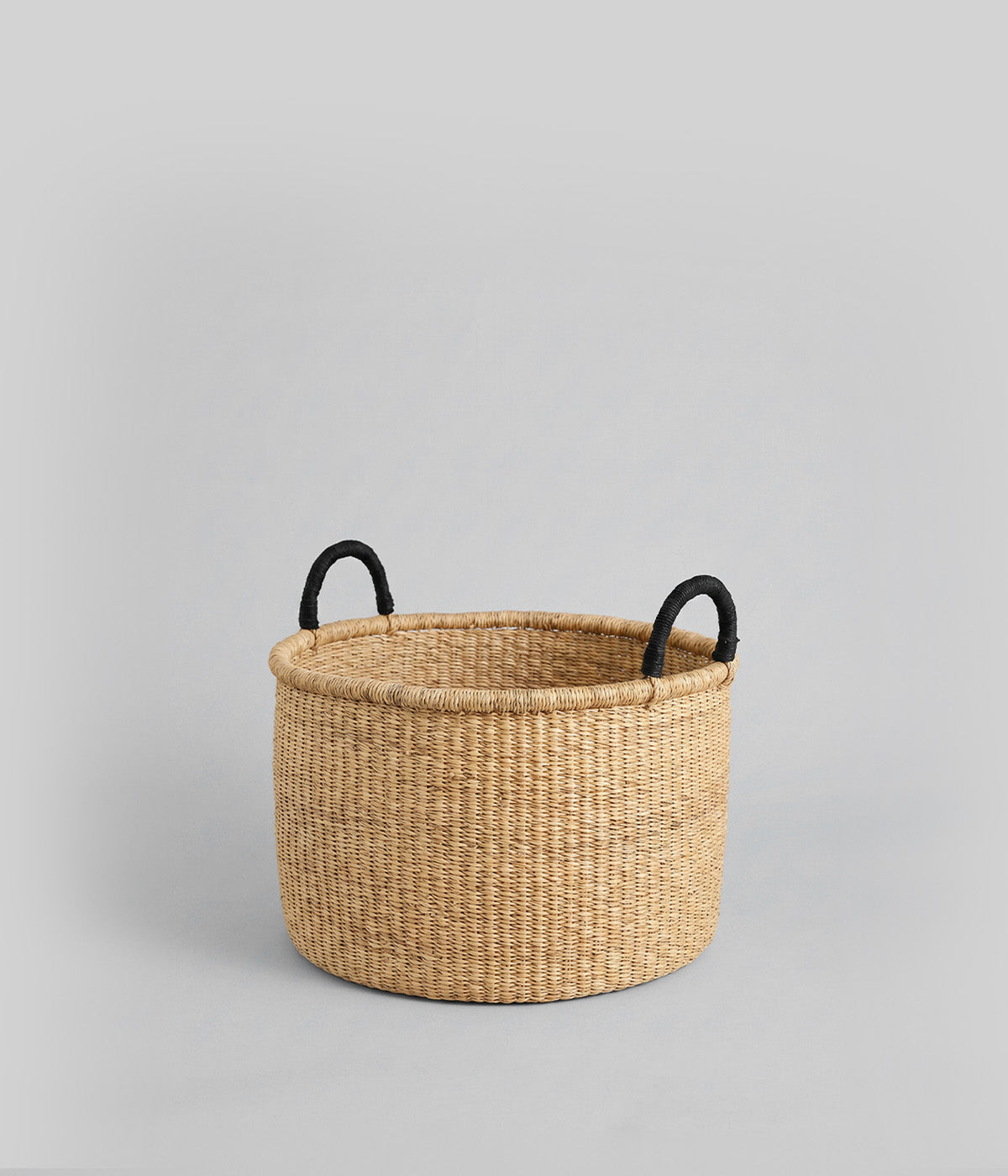 Large laundry basket for laundry and everyday storage