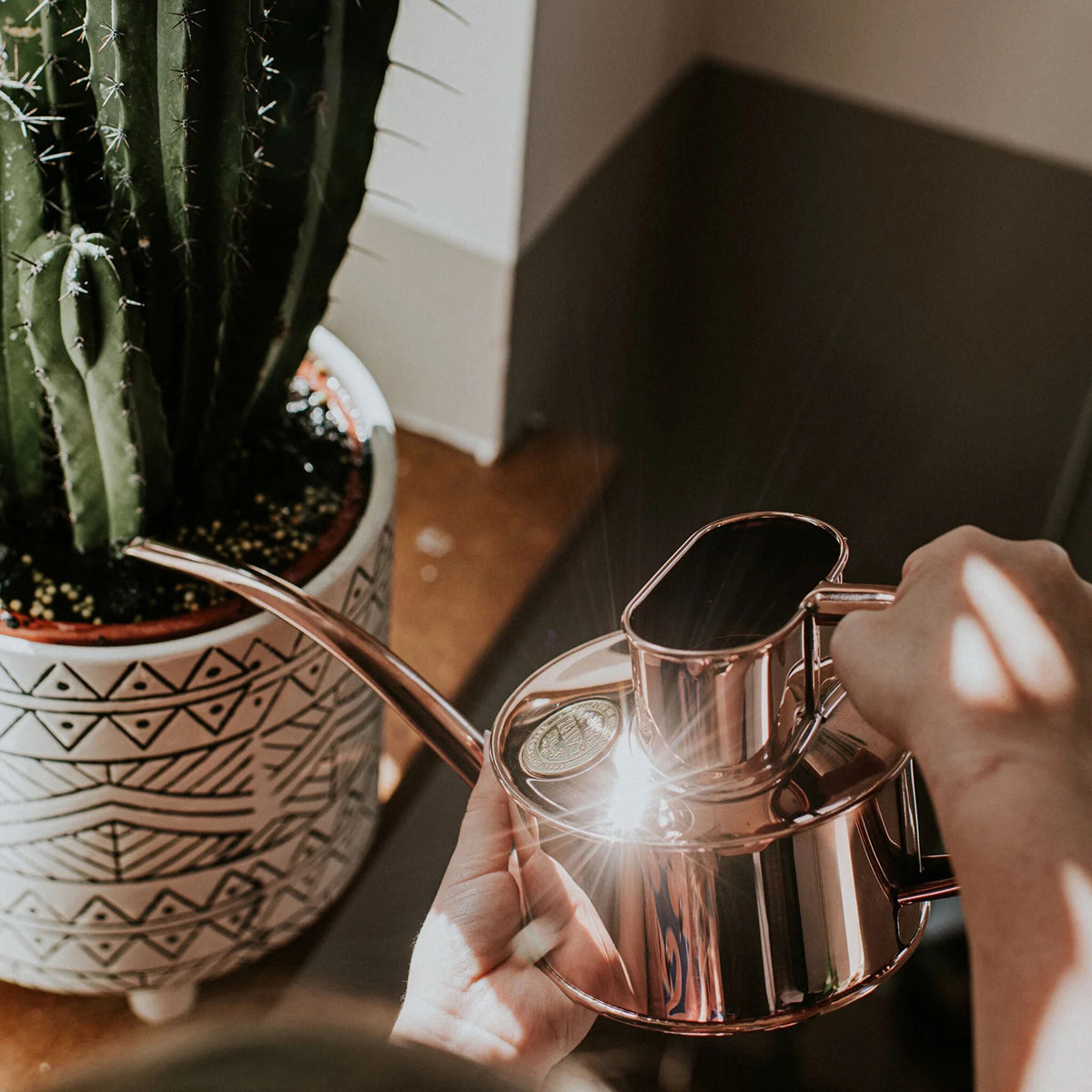 British madevintage style copper watering can that develops natural patina over time