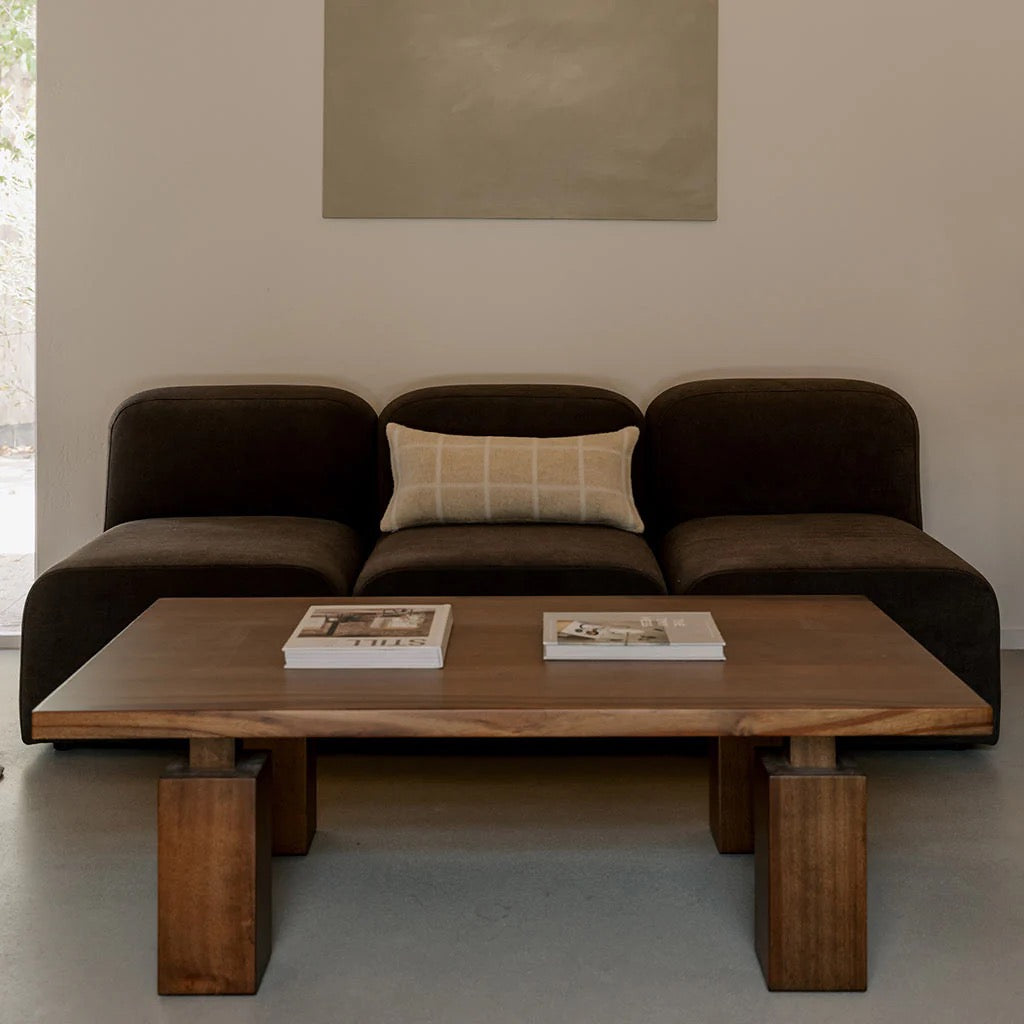 Umi lumbar showing full 23x11 format and windowpane grid pattern