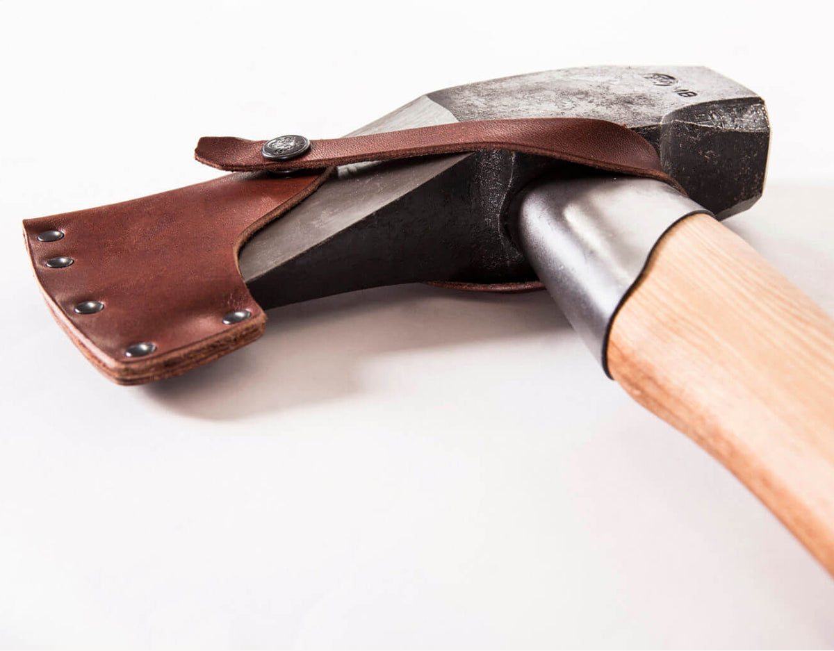 Handcrafted vegetable-tanned leather sheath for Gränsfors Bruk splitting maul