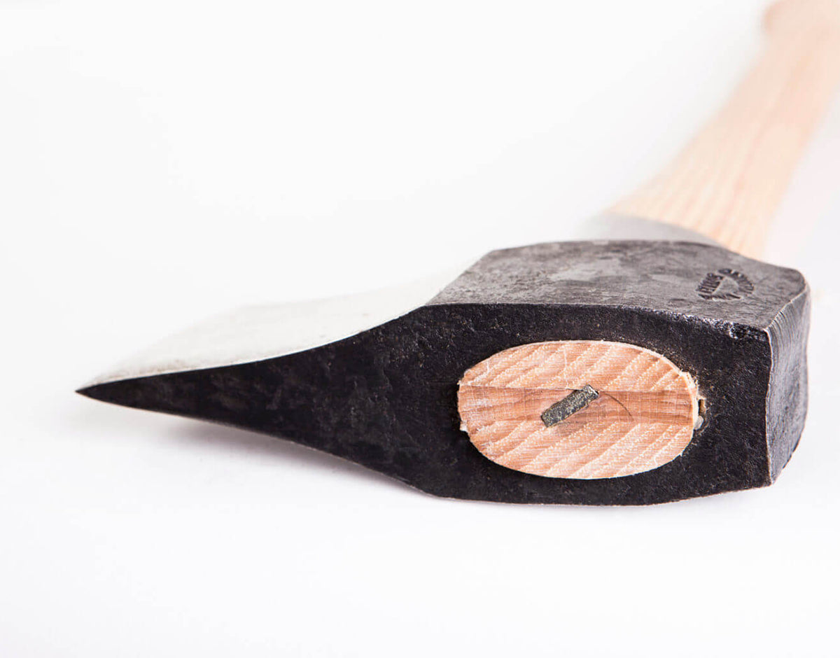 Outdoor wood-splitting axe with ergonomic handle and secure grip