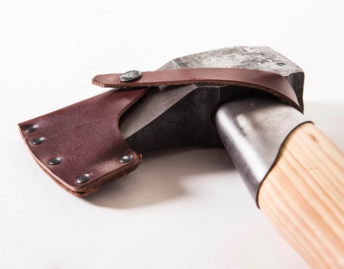 Gränsfors Large Splitting Axe with vegetable-tanned leather sheath