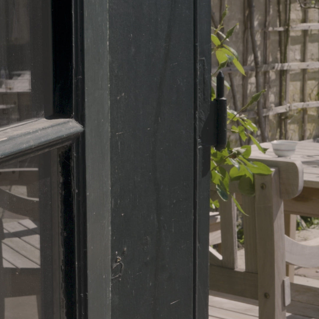 wooden drachmann chair
